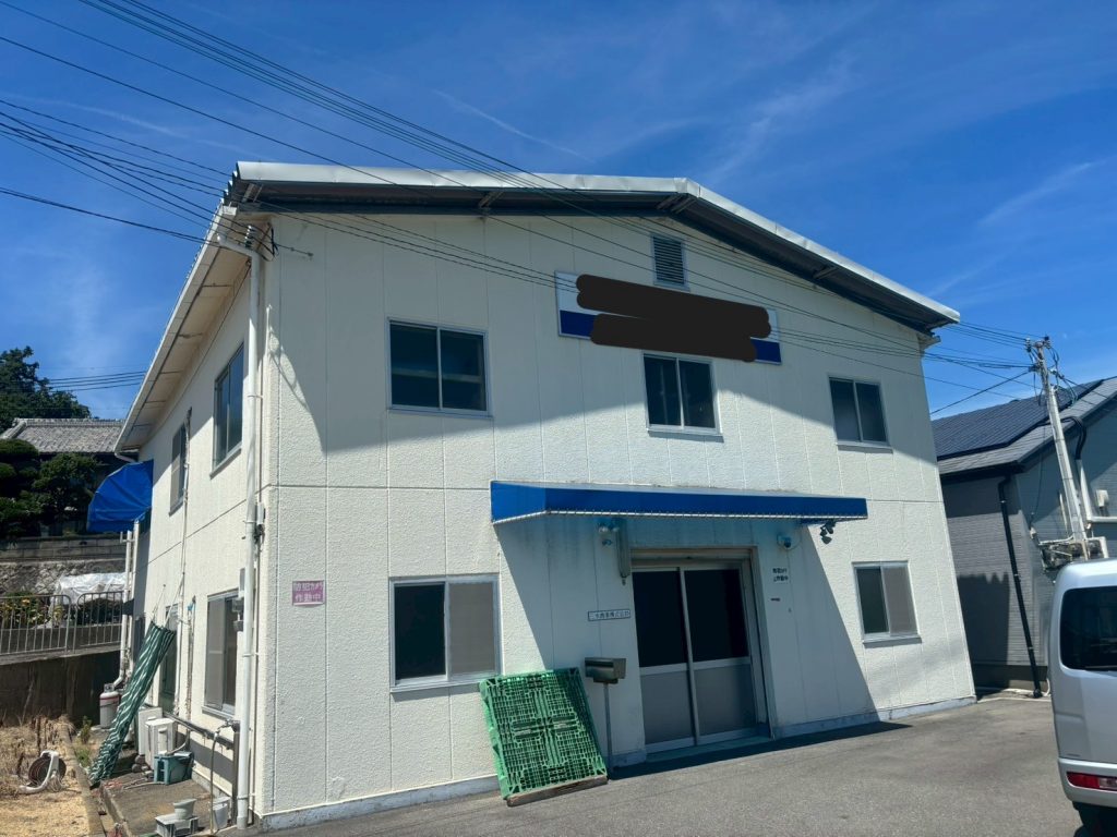 工場正面の外観全景